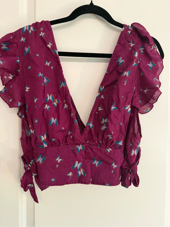 Tops - Free people Deep Magenta Floral V-Neck Crop Top